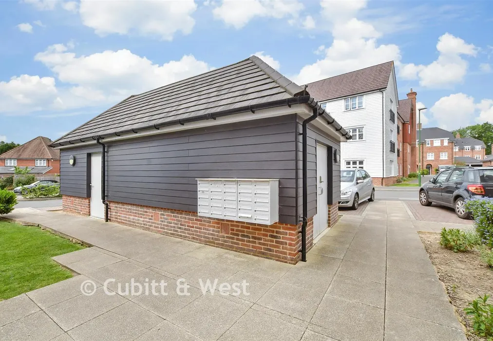 Workshop/Outbuildings - Kensett Avenue, Southwater, Horsham, West Sussex - Wards of Kent