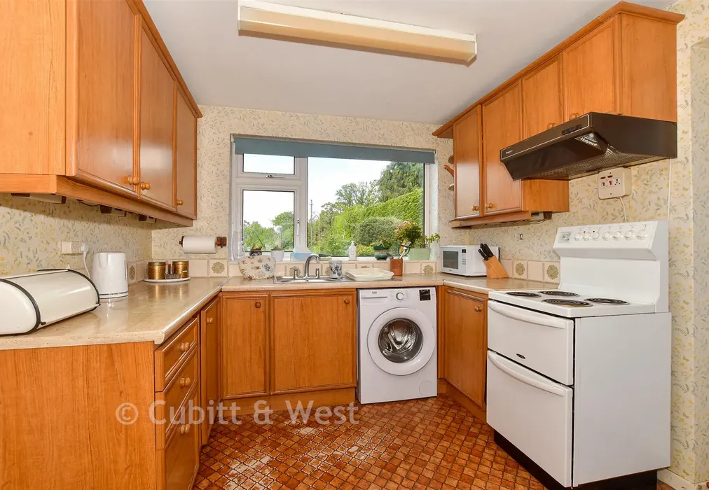 Kitchen - St. Leonard's Road, Horsham, West Sussex - Wards of Kent