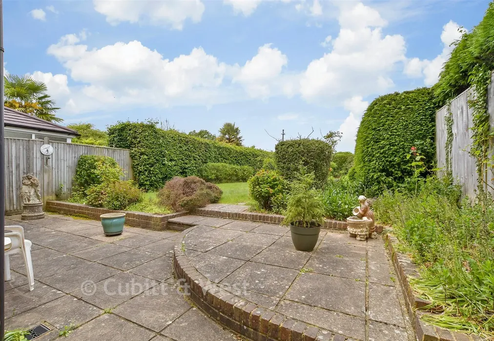 Rear Garden - St. Leonard's Road, Horsham, West Sussex - Wards of Kent