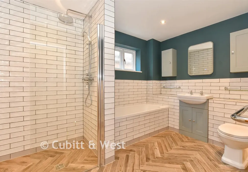 Bathroom - Henfield Road, Cowfold, Horsham, West Sussex - Wards of Kent
