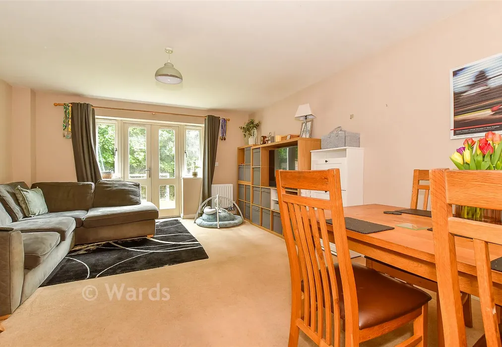 Living Room - Cruttenden Close, Tenterden, Kent - Wards of Kent
