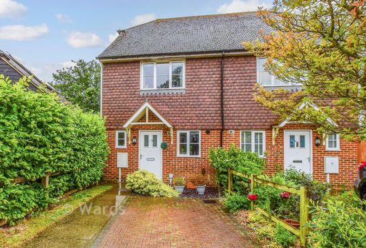 Cruttenden Close, Tenterden, Kent - Wards of Kent