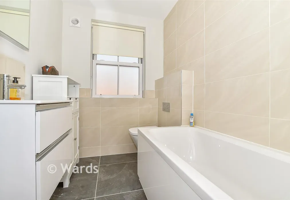 Bathroom - Church Road, Paddock Wood, Paddock Wood, Kent - Wards of Kent