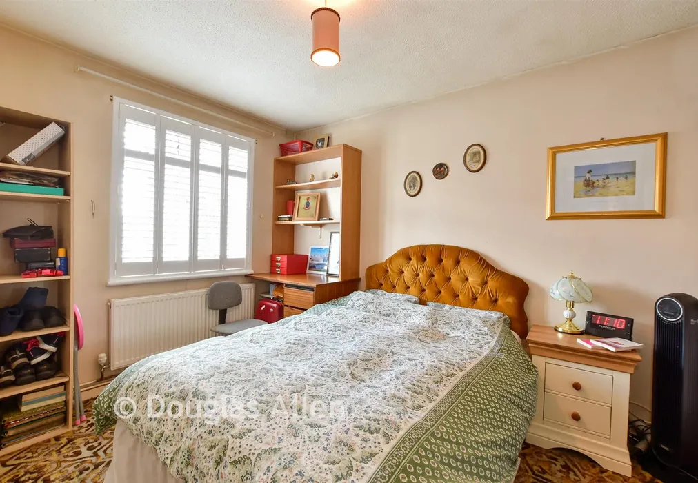 Bedroom 1 - Nelson Street, London - Wards of Kent