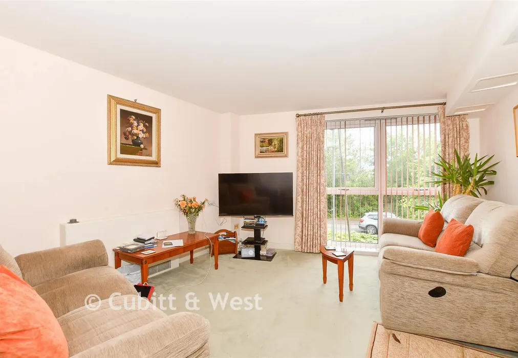 Lounge - Commonwealth Drive, Three Bridges, Crawley, West Sussex - Wards of Kent