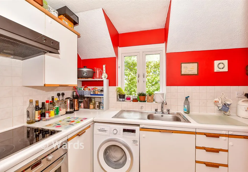 Kitchen - Douglas Road, Tonbridge, Kent - Wards of Kent