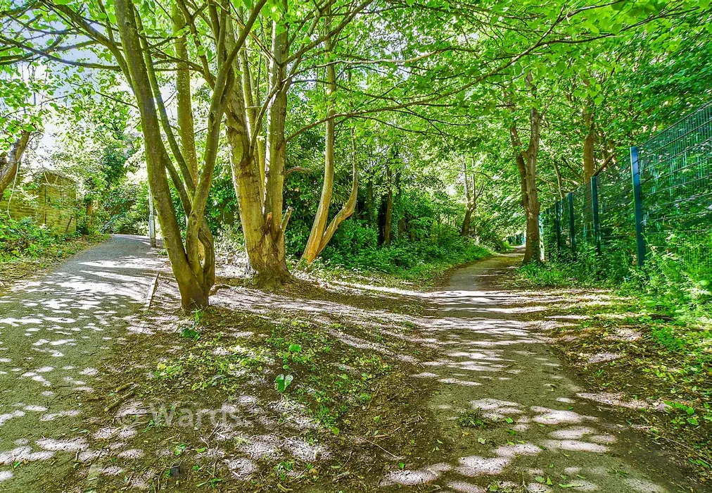 Surrounding Area - Douglas Road, Tonbridge, Kent - Wards of Kent