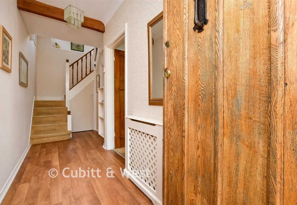 Entrance Hall - Beacon Way, Banstead, Surrey - Wards of Kent