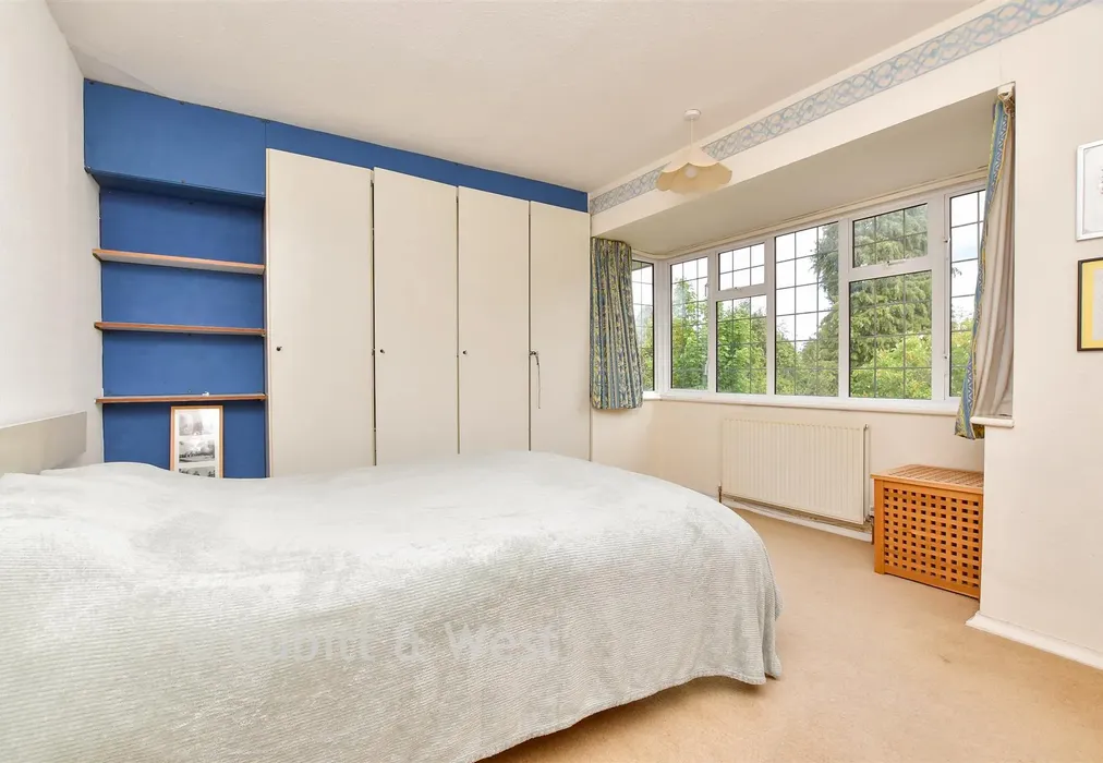 Bedroom 1 - Beacon Way, Banstead, Surrey - Wards of Kent