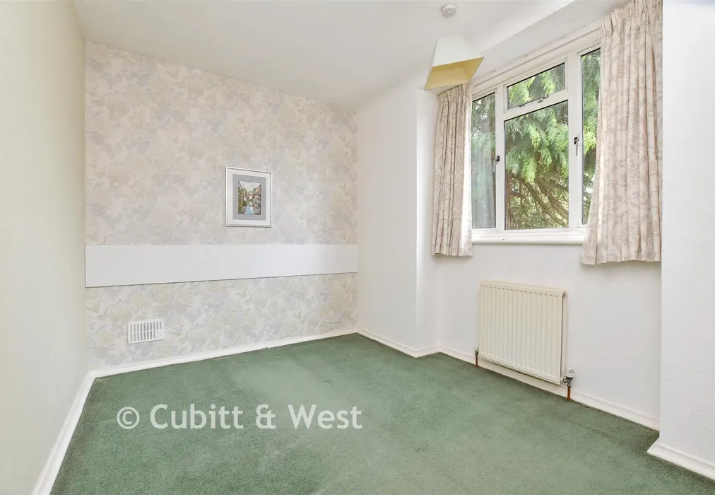 Bedroom 3 - Beacon Way, Banstead, Surrey - Wards of Kent