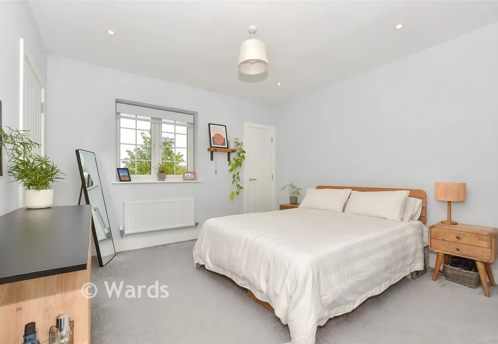Bedroom 1 - Bishop Close, High Halden, Ashford, Kent - Wards of Kent