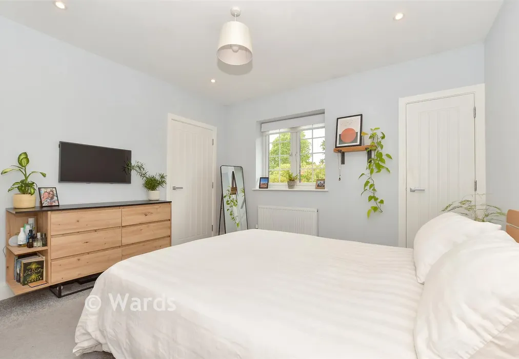 Bedroom 1 - Bishop Close, High Halden, Ashford, Kent - Wards of Kent