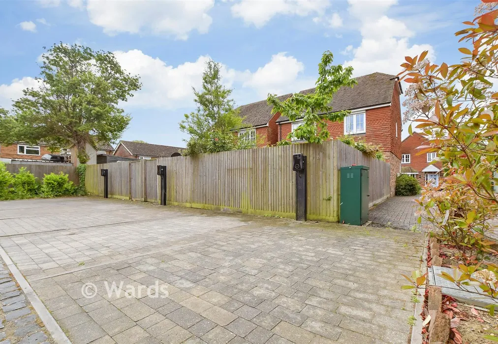 Driveway/Parking - Bishop Close, High Halden, Ashford, Kent - Wards of Kent