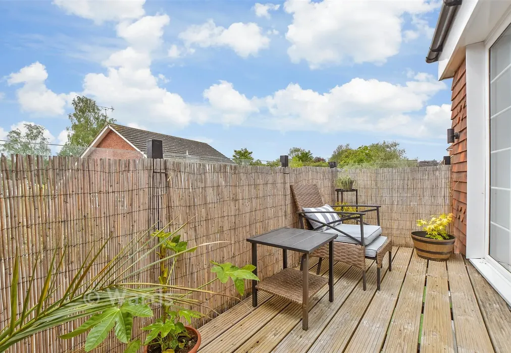 Balcony - Bishop Close, High Halden, Ashford, Kent - Wards of Kent