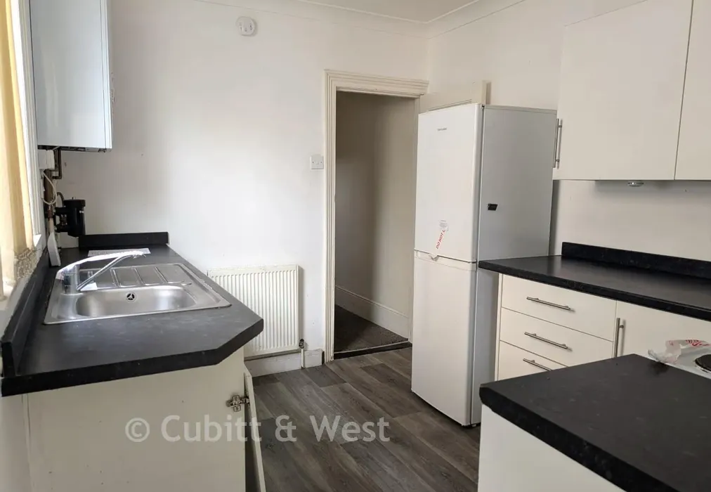 Kitchen - Percy Road, Southsea, Hampshire - Wards of Kent