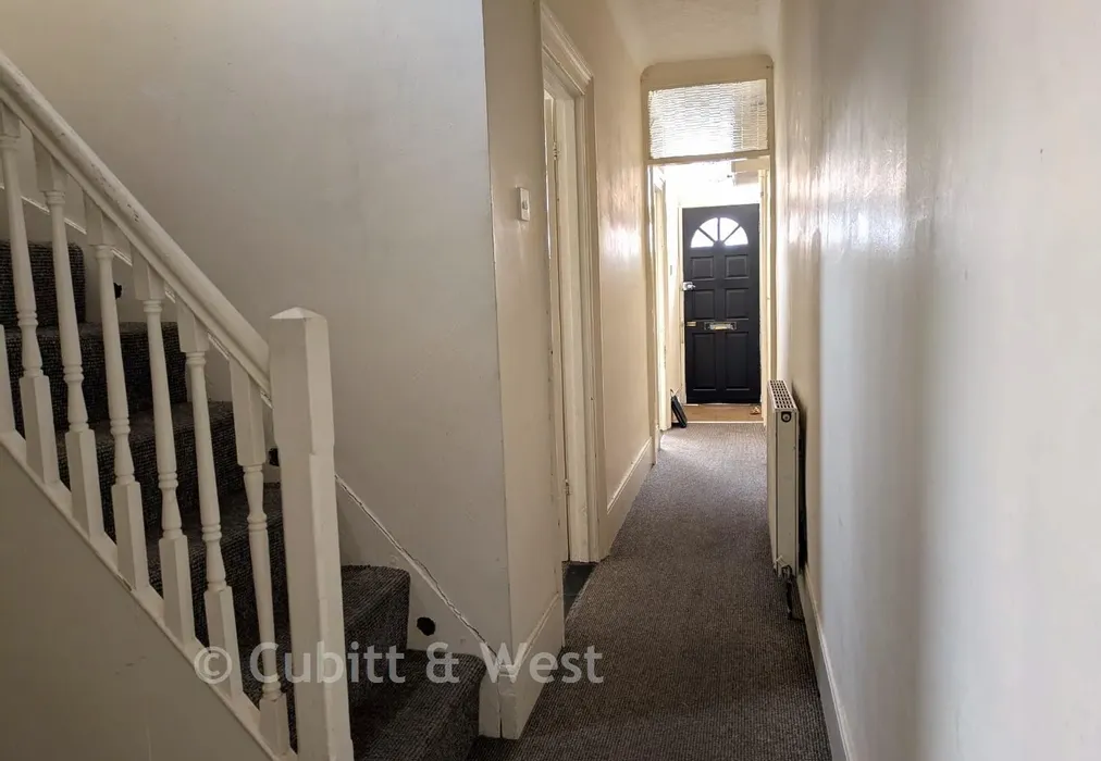 Hallway - Percy Road, Southsea, Hampshire - Wards of Kent