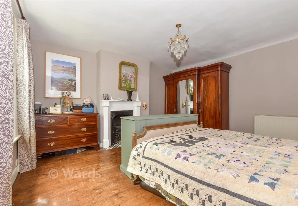 Bedroom 1 - North Street, Biddenden, Ashford, Kent - Wards of Kent