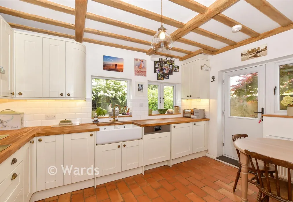 Kitchen - North Street, Biddenden, Ashford, Kent - Wards of Kent