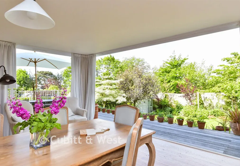 Internal Lifestyle Photograph - Hollingbury Copse, Brighton, East Sussex - Wards of Kent