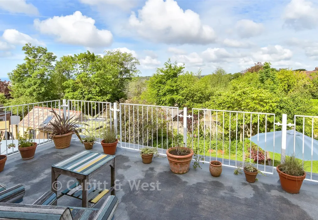 Roof Terrace - Hollingbury Copse, Brighton, East Sussex - Wards of Kent