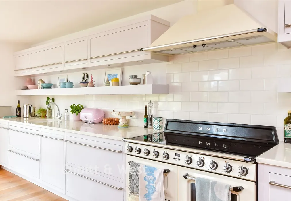 Kitchen/ Breakfast Room - Hollingbury Copse, Brighton, East Sussex - Wards of Kent