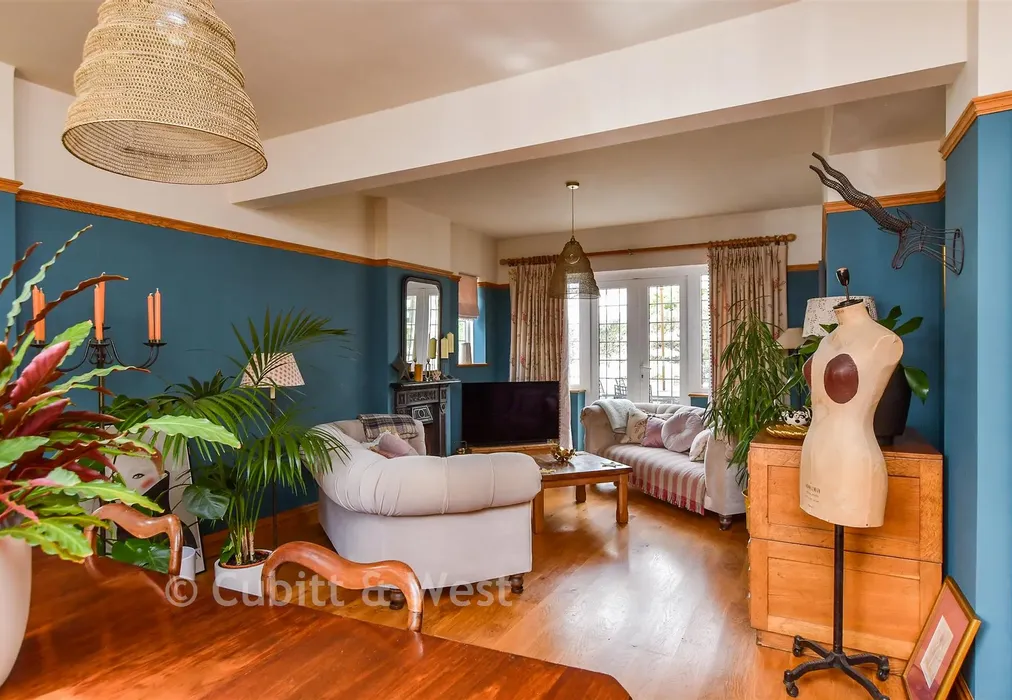 Lounge/ Dining Room - Hollingbury Copse, Brighton, East Sussex - Wards of Kent