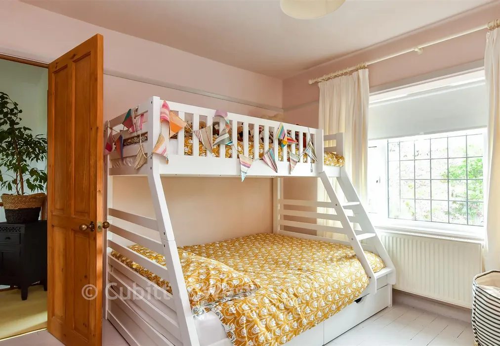 Bedroom 2 - Hollingbury Copse, Brighton, East Sussex - Wards of Kent