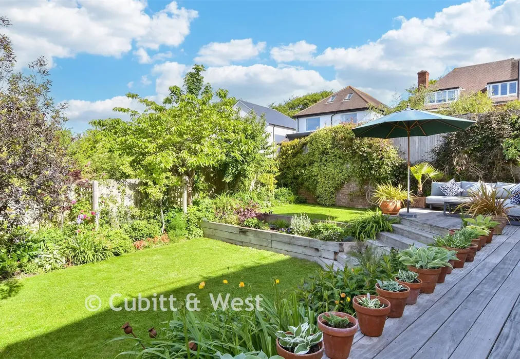 Rear Garden - Hollingbury Copse, Brighton, East Sussex - Wards of Kent