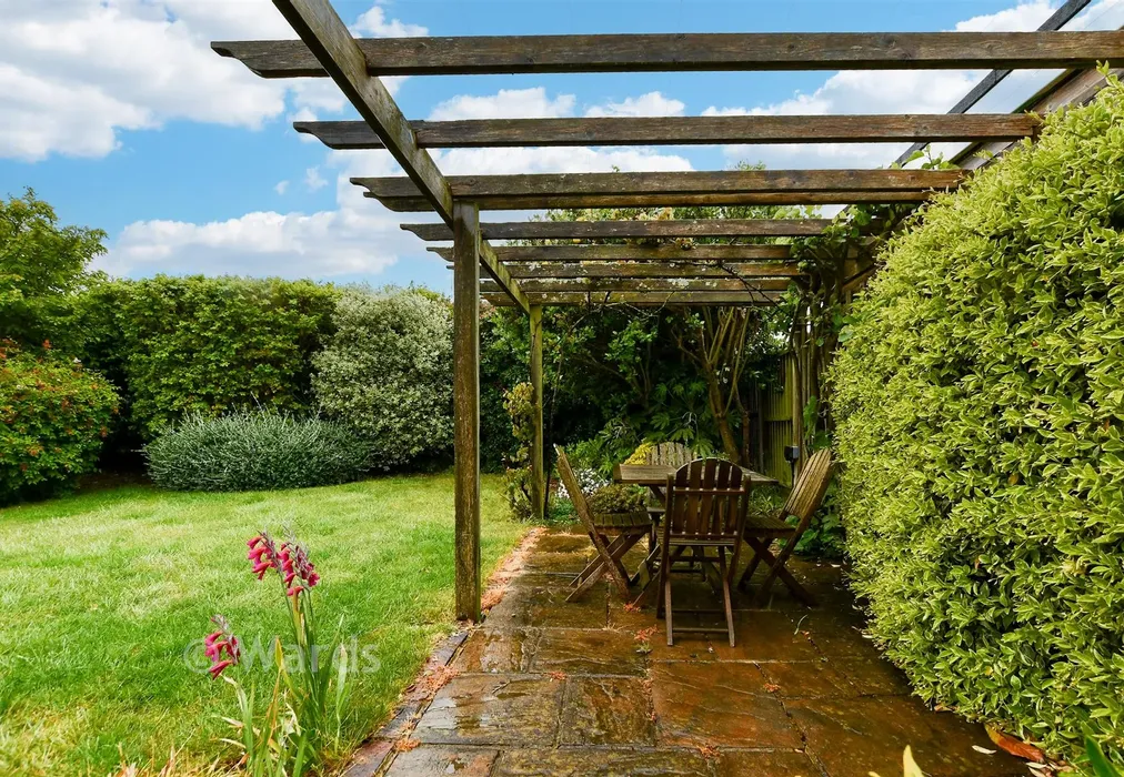 Rear Garden - The Ridgeway, Broadstairs, Kent - Wards of Kent