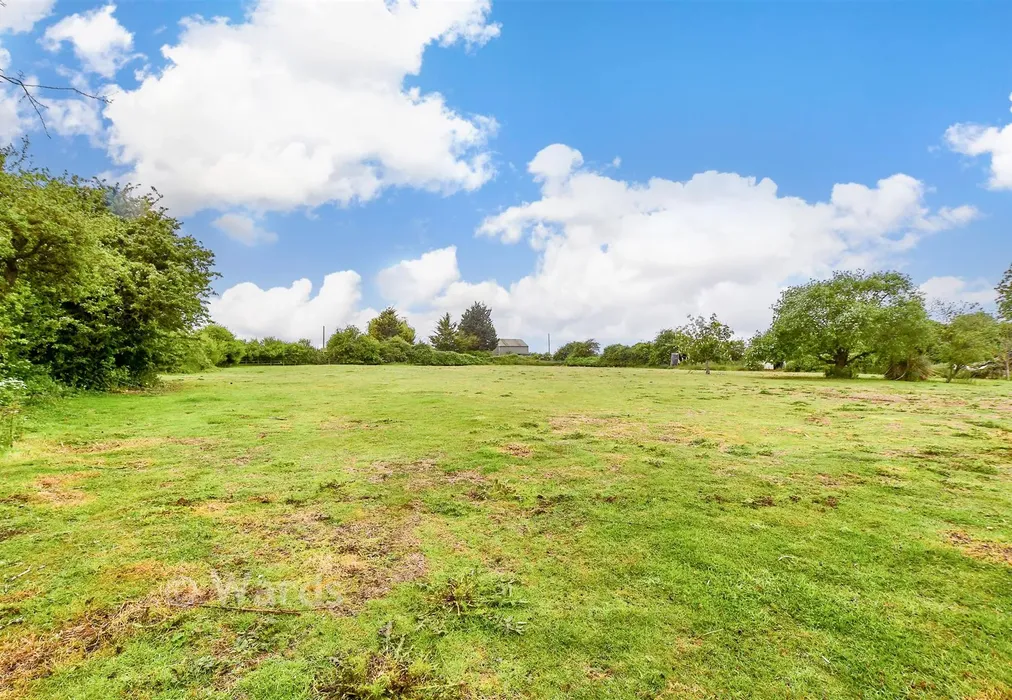Rear Garden - Elmley Road, Minster On Sea, Sheerness, Kent - Wards of Kent