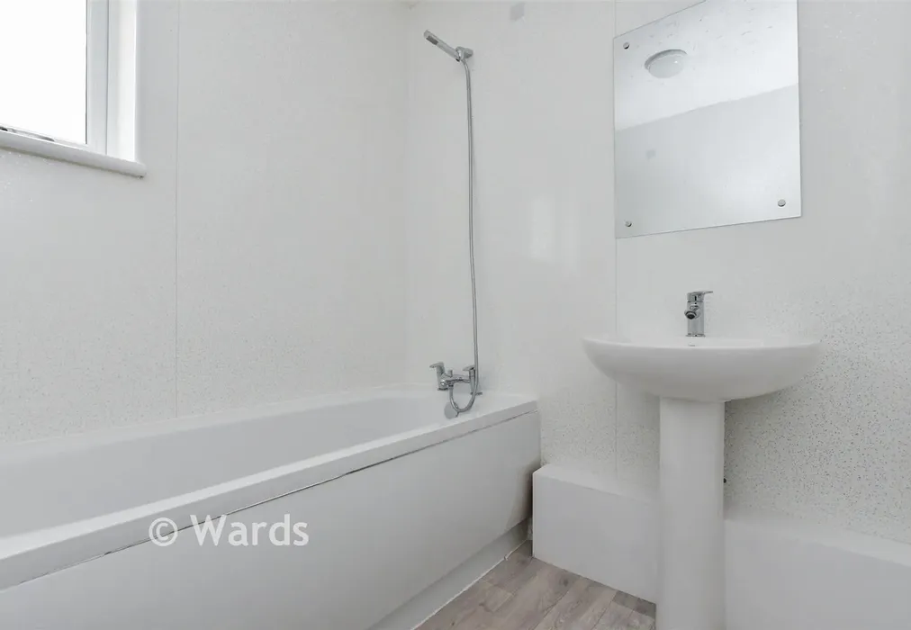 Bathroom - Northdown Road, Cliftonville, Margate, Kent - Wards of Kent