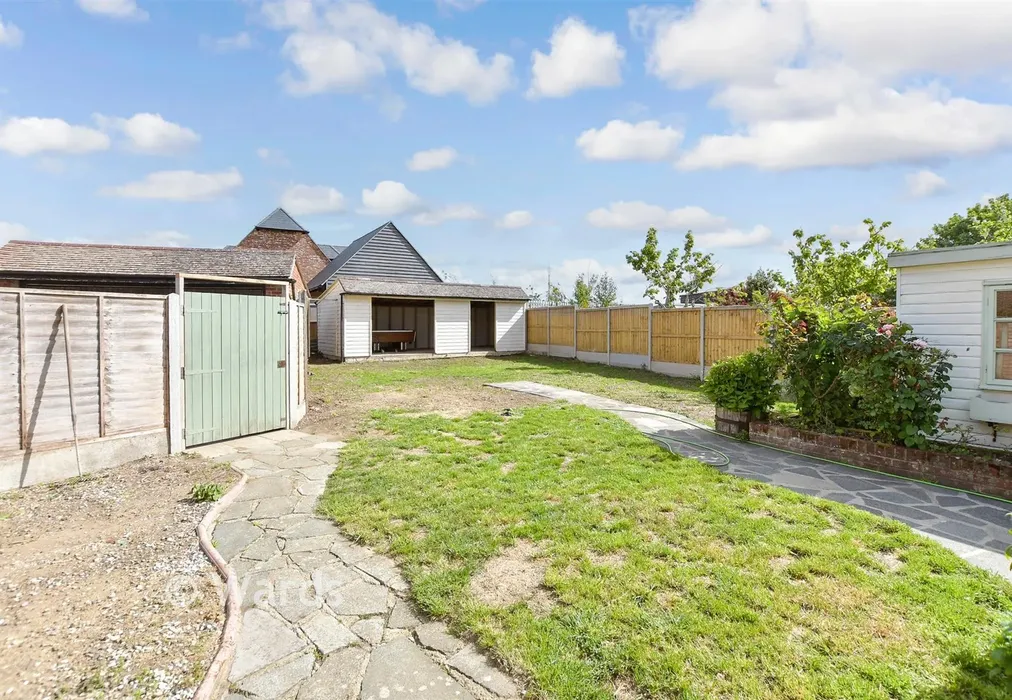Rear Garden - Monkton Road, Minster, Ramsgate, Kent - Wards of Kent