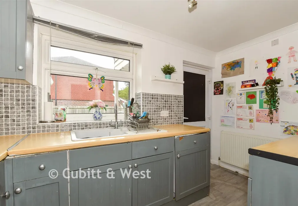Kitchen - Brushwood Road, Horsham, West Sussex - Wards of Kent