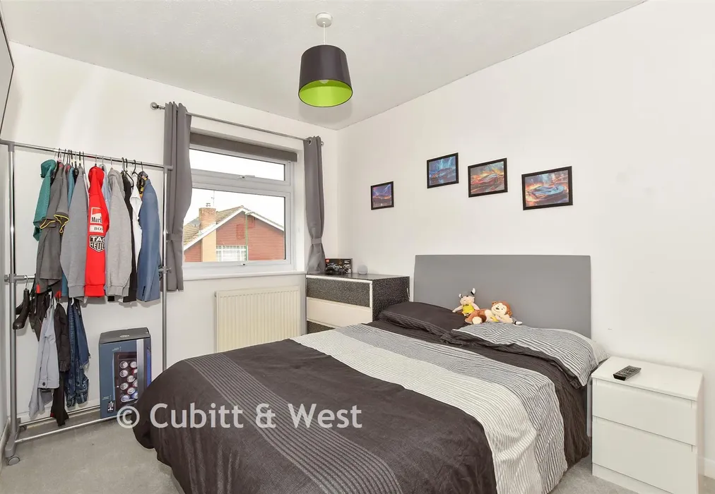 Bedroom 2 - Brushwood Road, Horsham, West Sussex - Wards of Kent