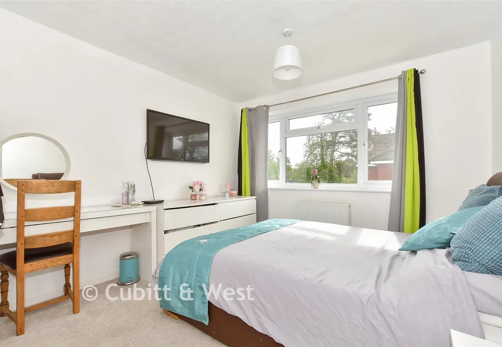 Bedroom 1 - Brushwood Road, Horsham, West Sussex - Wards of Kent