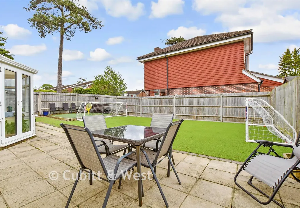Rear Garden - Brushwood Road, Horsham, West Sussex - Wards of Kent