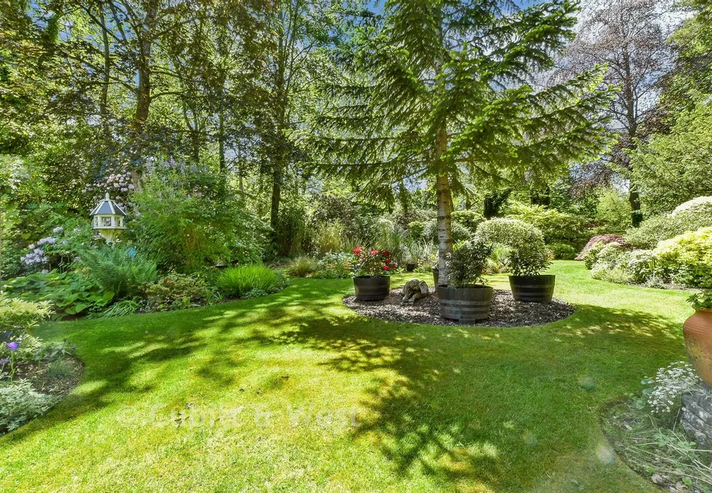 Rear Garden - Ashurst Drive, Tadworth, Surrey - Wards of Kent