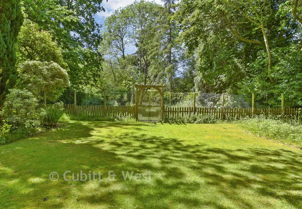 Rear Garden - Ashurst Drive, Tadworth, Surrey - Wards of Kent