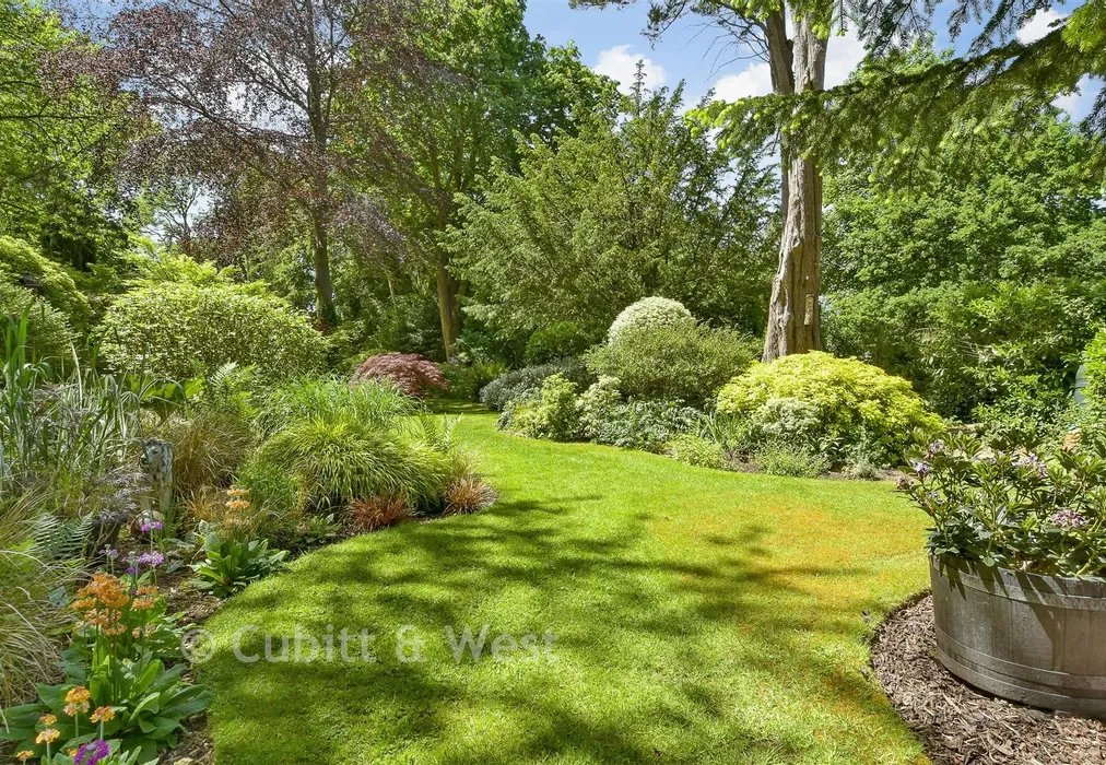 Rear Garden - Ashurst Drive, Tadworth, Surrey - Wards of Kent