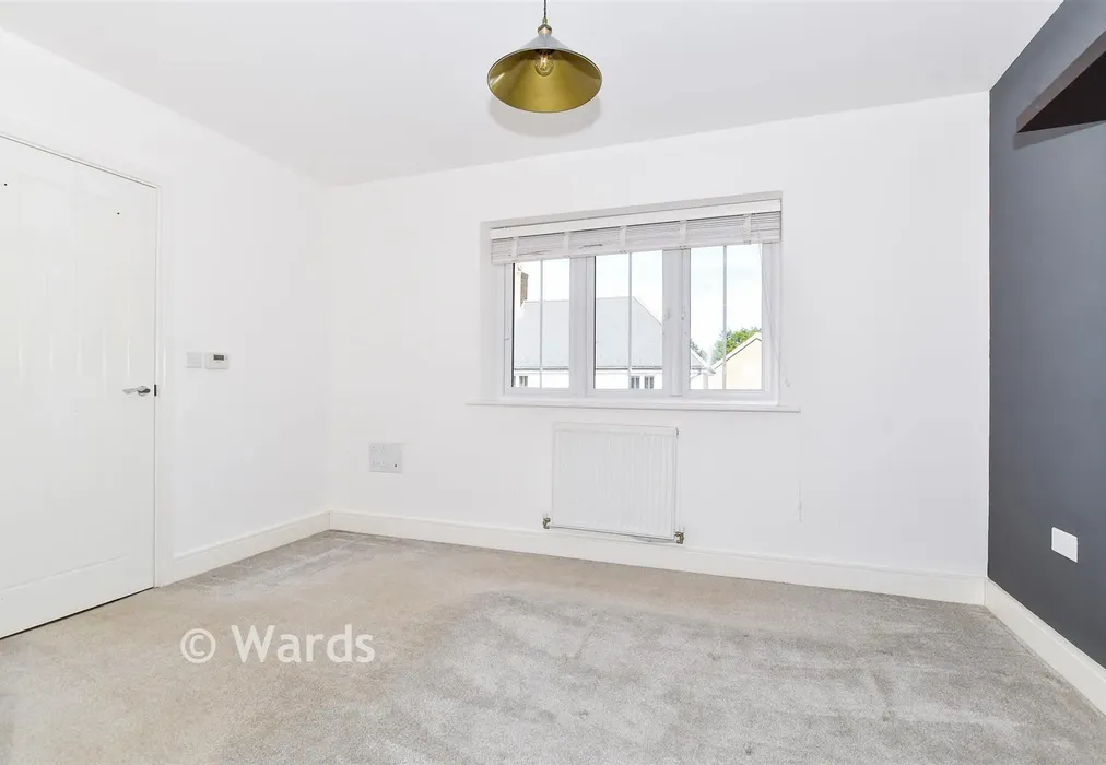 Bedroom 1 - Alans Gardens, Yalding, Maidstone, Kent - Wards of Kent