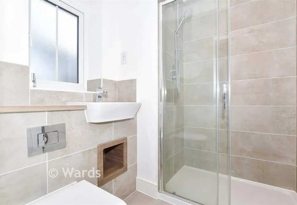 En-Suite Shower Room - Alans Gardens, Yalding, Maidstone, Kent - Wards of Kent