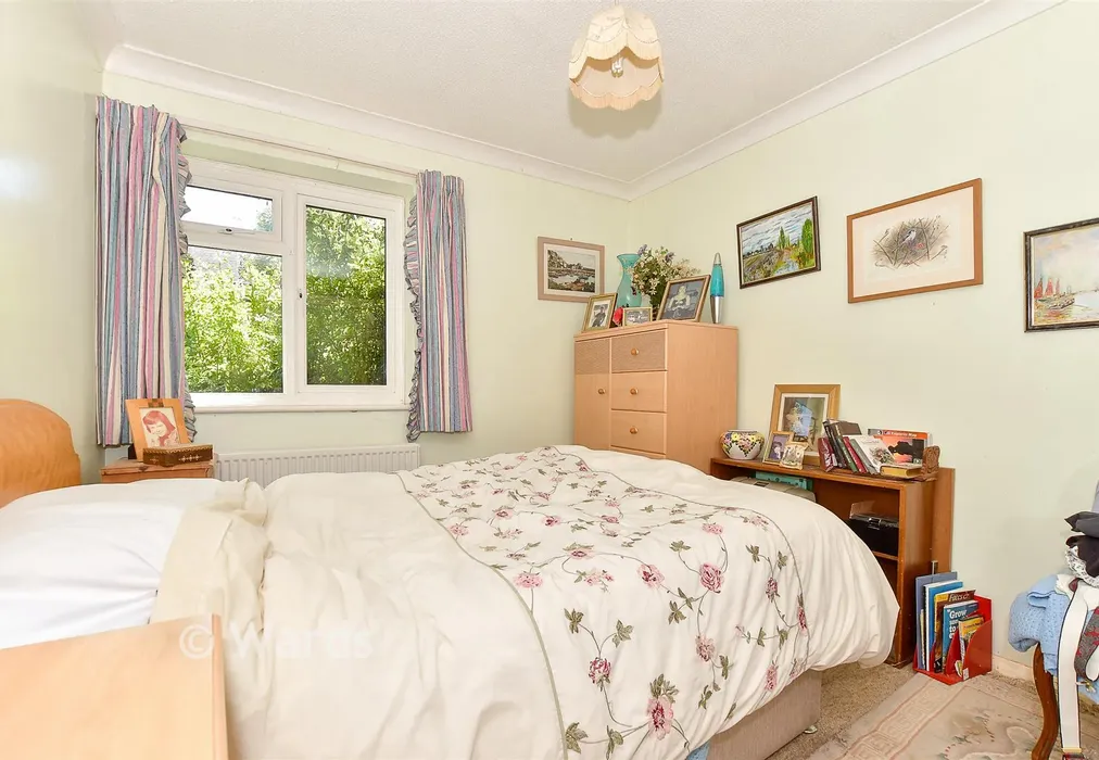 Bedroom 1 - Copperfields, Lydd, Romney Marsh, Kent - Wards of Kent