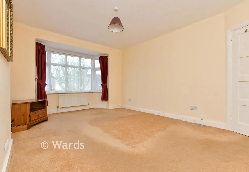 Bedroom 1 - Avebury Avenue, Ramsgate, Kent - Wards of Kent
