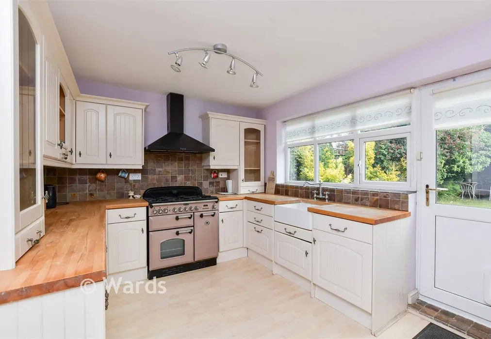 Kitchen/Diner - Avebury Avenue, Ramsgate, Kent - Wards of Kent