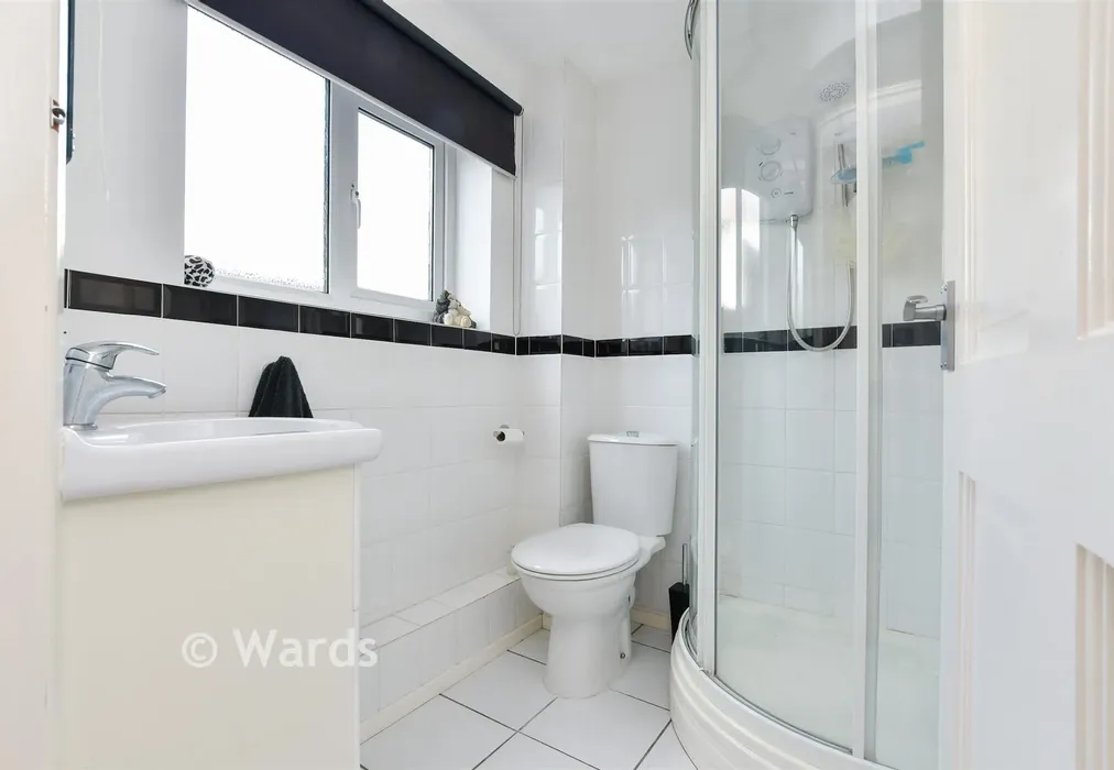 Shower Room - Avebury Avenue, Ramsgate, Kent - Wards of Kent