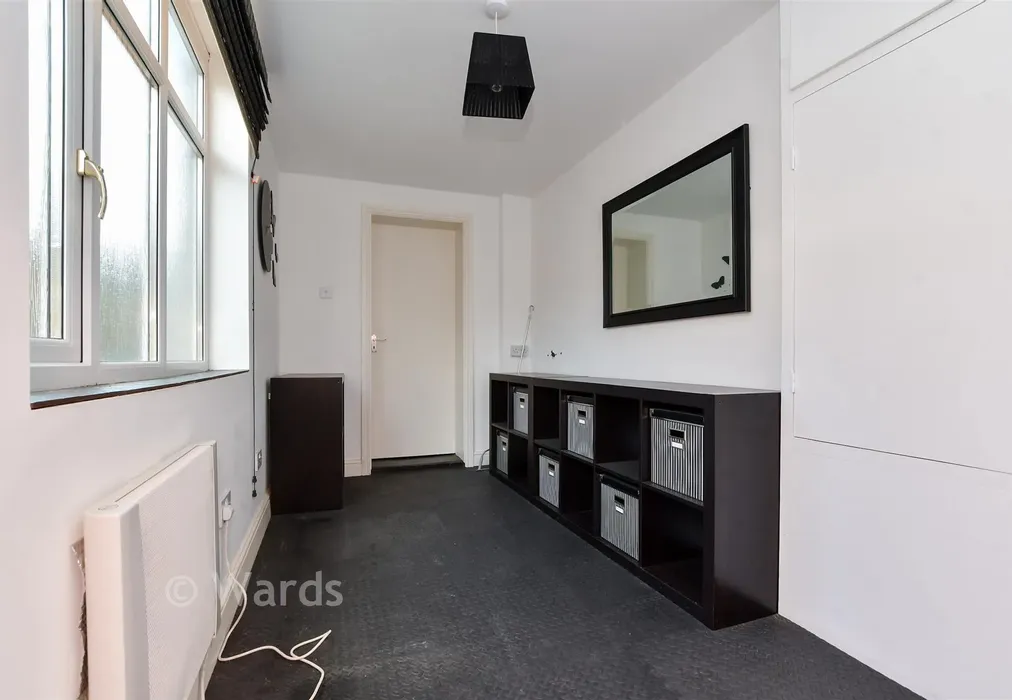 Garage - Avebury Avenue, Ramsgate, Kent - Wards of Kent