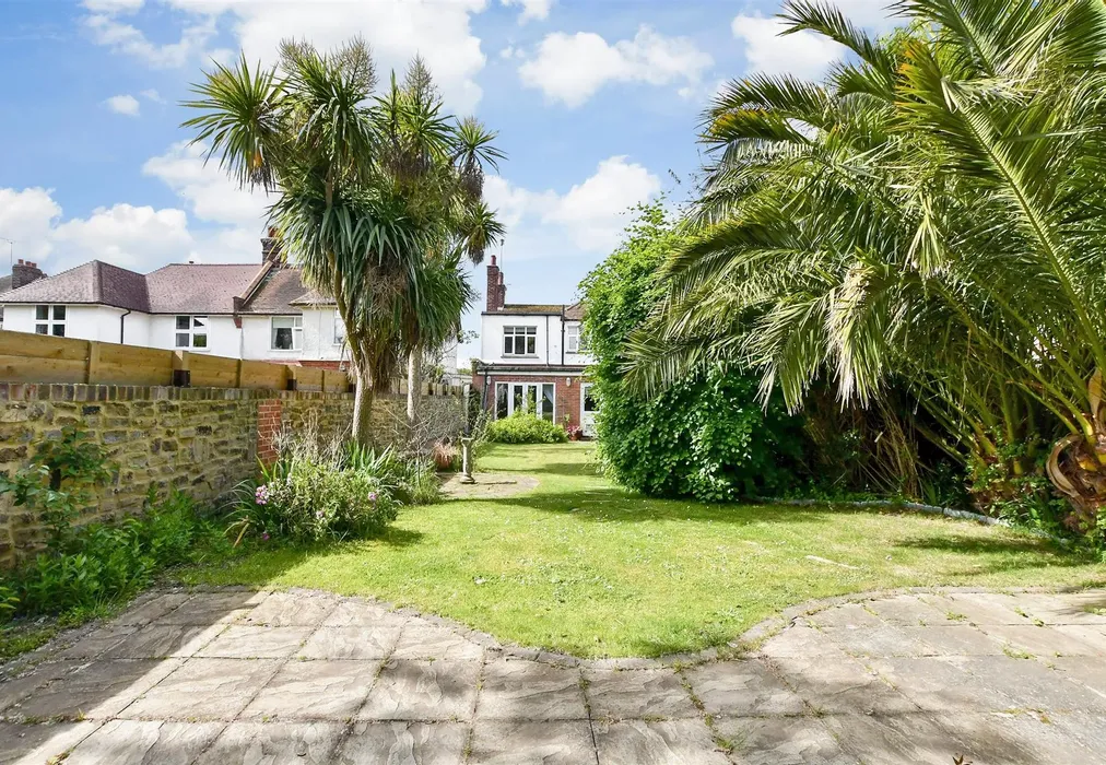 Rear Garden - Avebury Avenue, Ramsgate, Kent - Wards of Kent