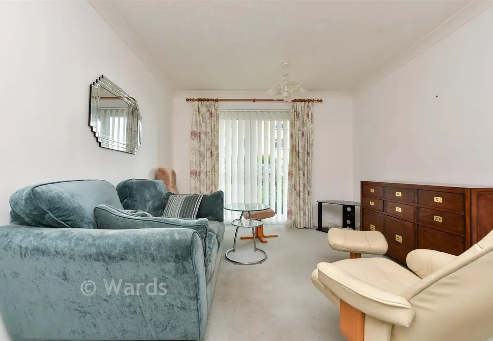 Lounge - Victoria Parade, Ramsgate, Kent - Wards of Kent