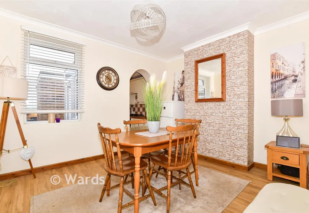 Dining Room - Cork Street, Eccles, Kent - Wards of Kent