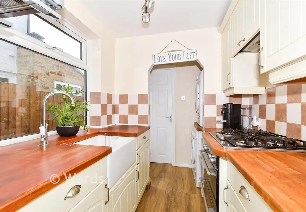 Kitchen - Cork Street, Eccles, Kent - Wards of Kent